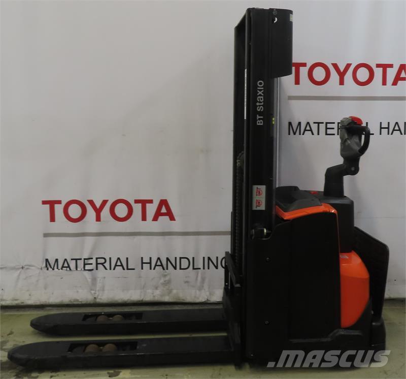 Toyota SWE120L Montacargas manual