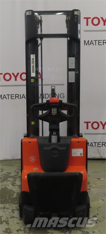 Toyota SWE140L Montacargas manual