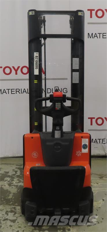 Toyota SWE140L Montacargas manual