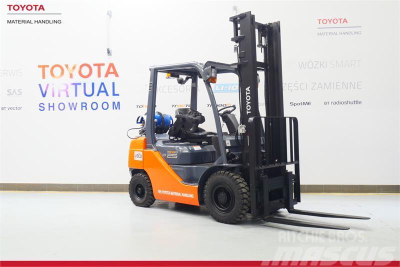 Toyota 02-8FGF25 Camiones diesel