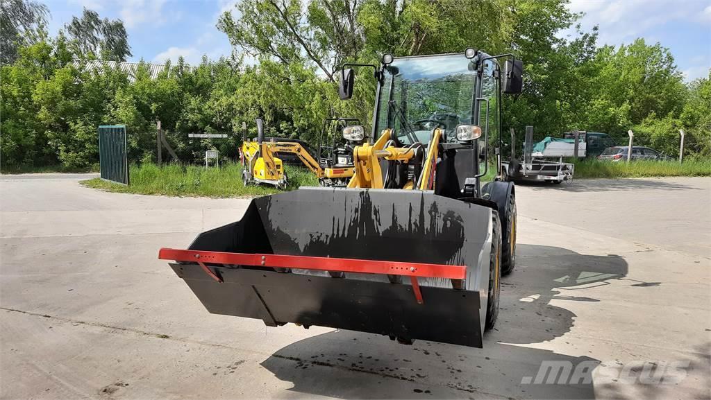 Komatsu WA70M-8 Cargadoras sobre ruedas