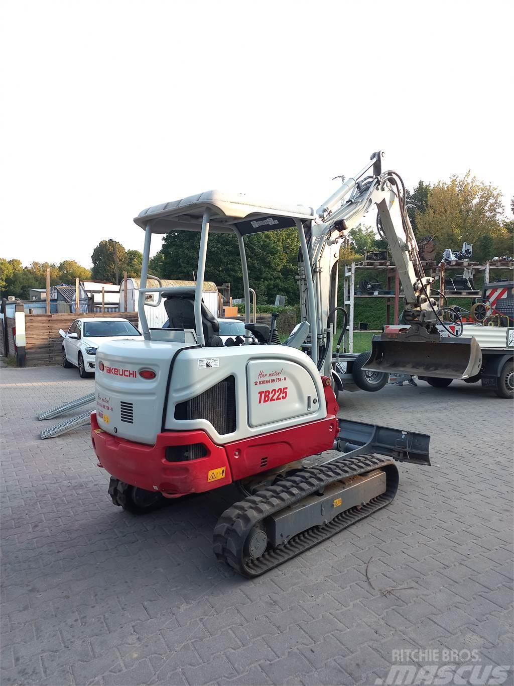 Takeuchi TB225 S Miniexcavadoras