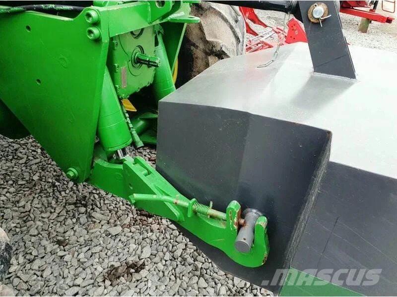  Tridaagro Dambo 750 Contrapeso delantero