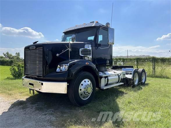 Freightliner 122SD Camiones tractor