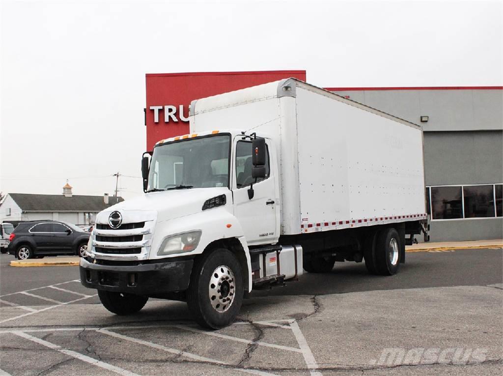 Hino 268A Camiones con caja de remolque