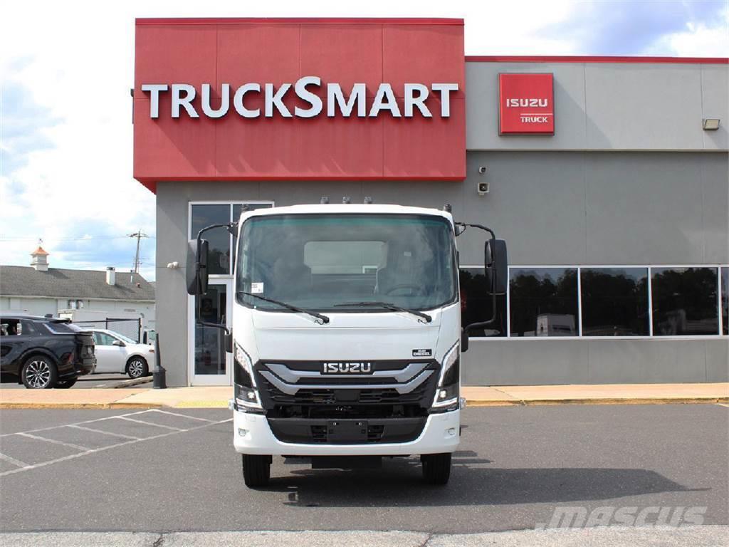 Isuzu NRR Camiones con chasís y cabina