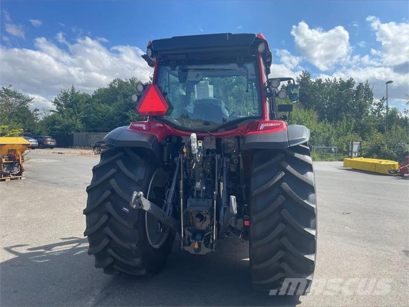 Valtra G135A Tractores