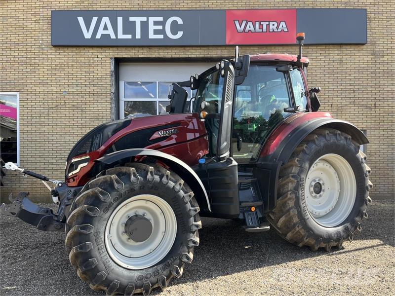 Valtra T235D 2A1 Tractores