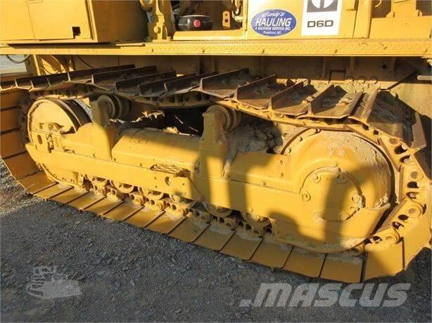 CAT D6D Buldozer sobre oruga