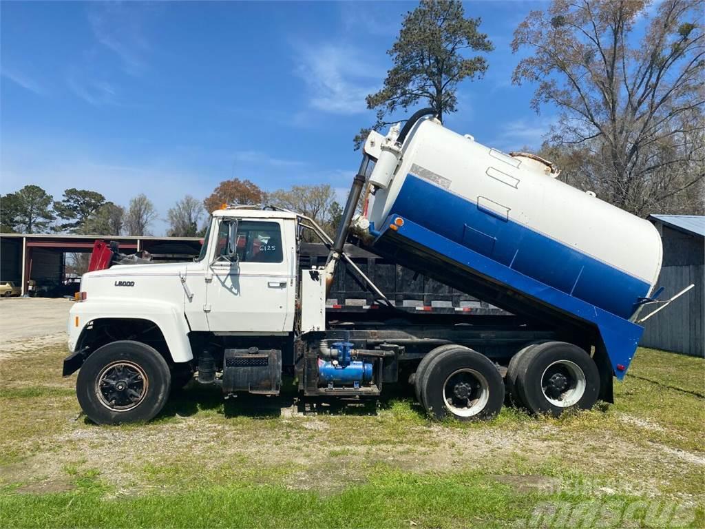 Ford L8000 Otros