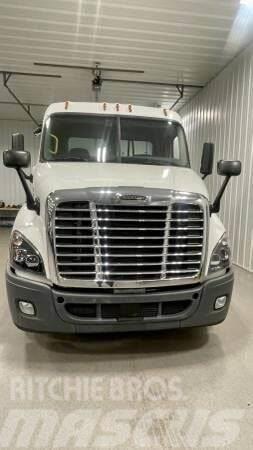 Freightliner Cascadia Otros