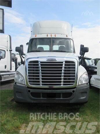 Freightliner Cascadia Otros