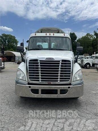 Freightliner Cascadia Otros