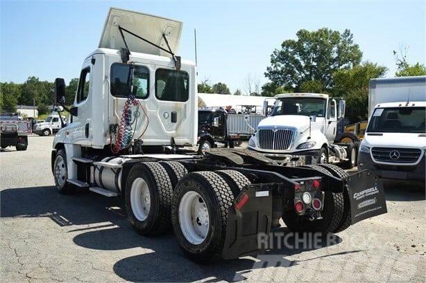 Freightliner Cascadia Otros