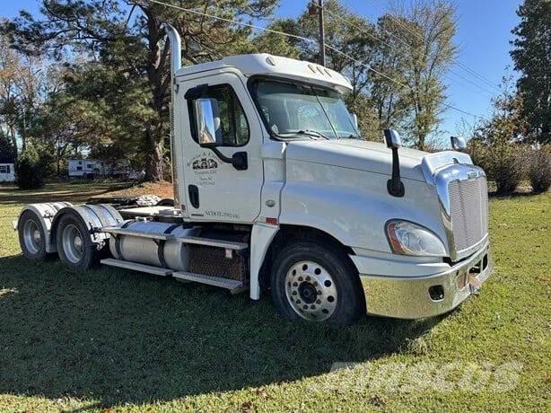 Freightliner Cascadia Otros