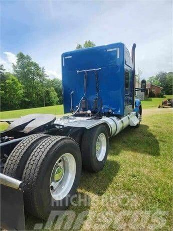 Kenworth T880 Otros