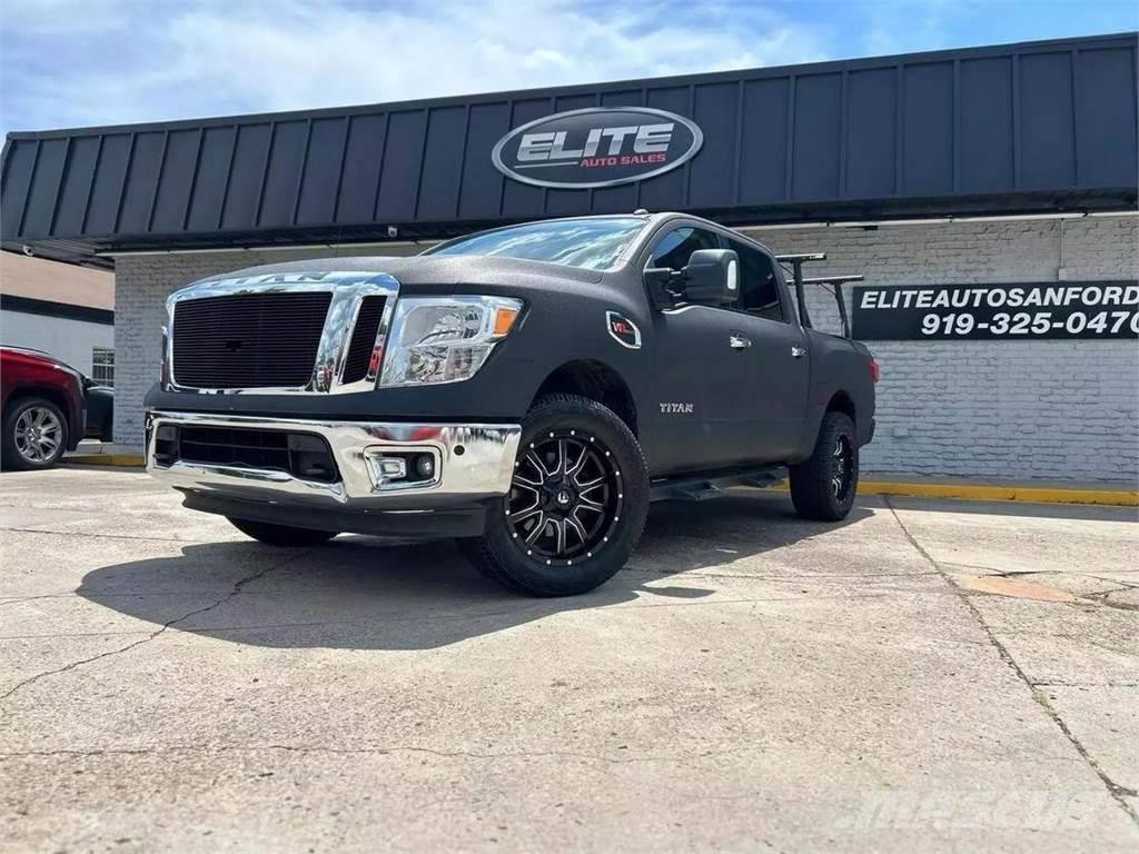 Nissan Titan Otros