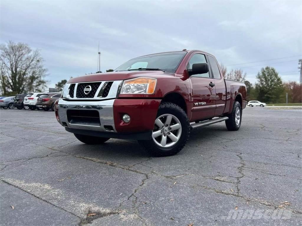 Nissan Titan Otros