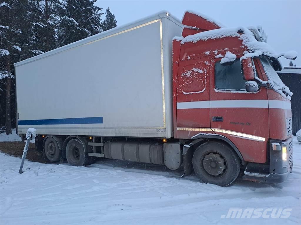 Volvo FH Camiones con caja de remolque