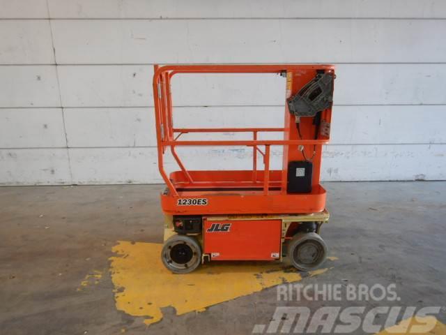 JLG 1230ES Plataformas con jaula de elevación