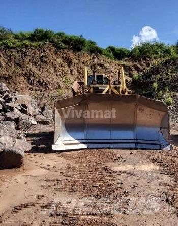 Komatsu D155AX-6 Buldozer sobre oruga