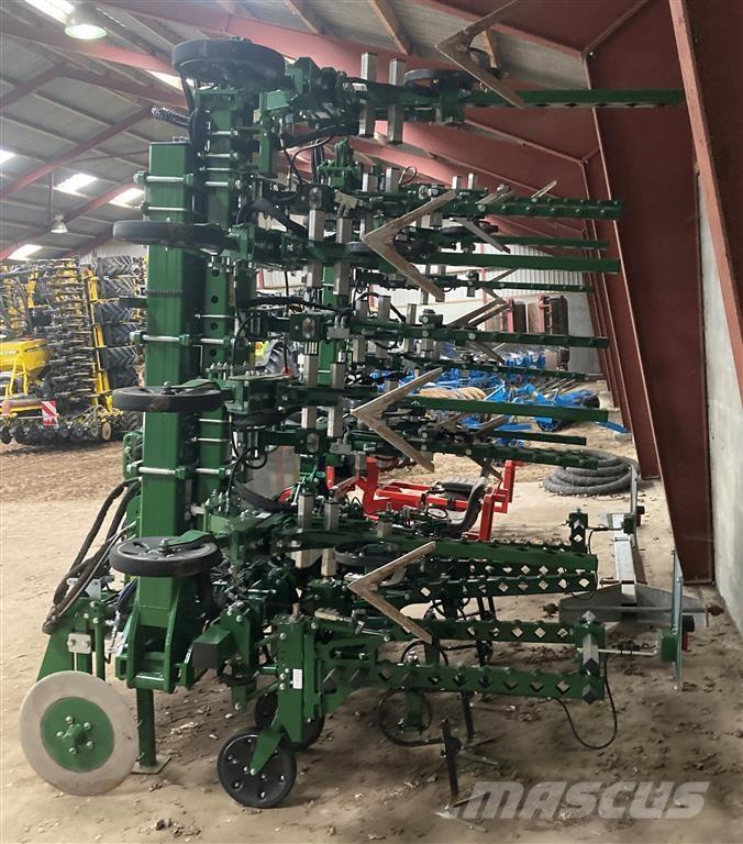 Garford Robocrop guided hoe renser Cultivadoras