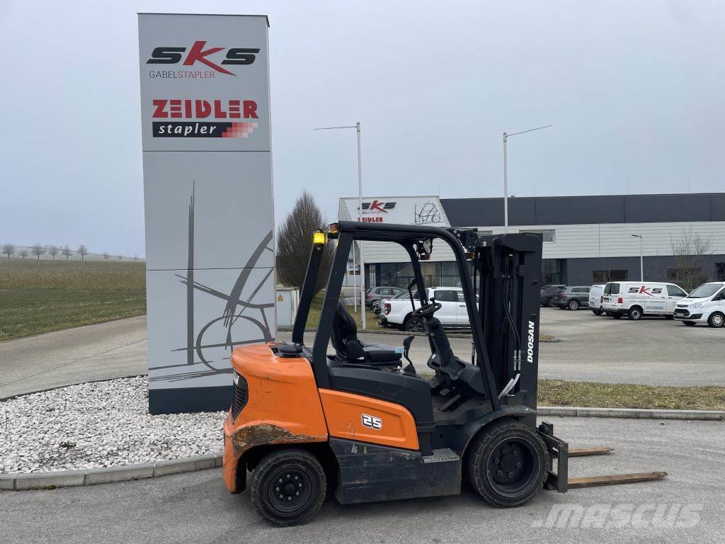 Doosan D25NXS Camiones diesel