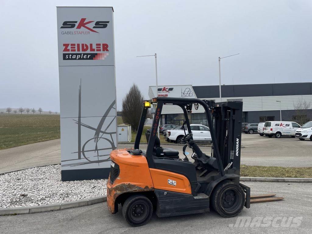 Doosan D25NXS Camiones diesel