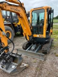 Hyundai R25Z-9 AK